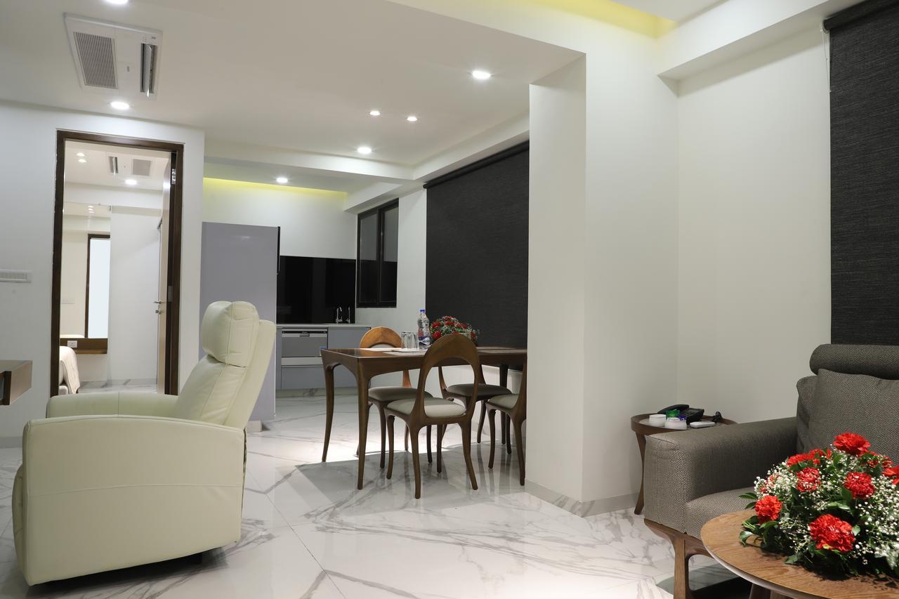 Ebony Residency Hotel Ahmedabad Exterior photo