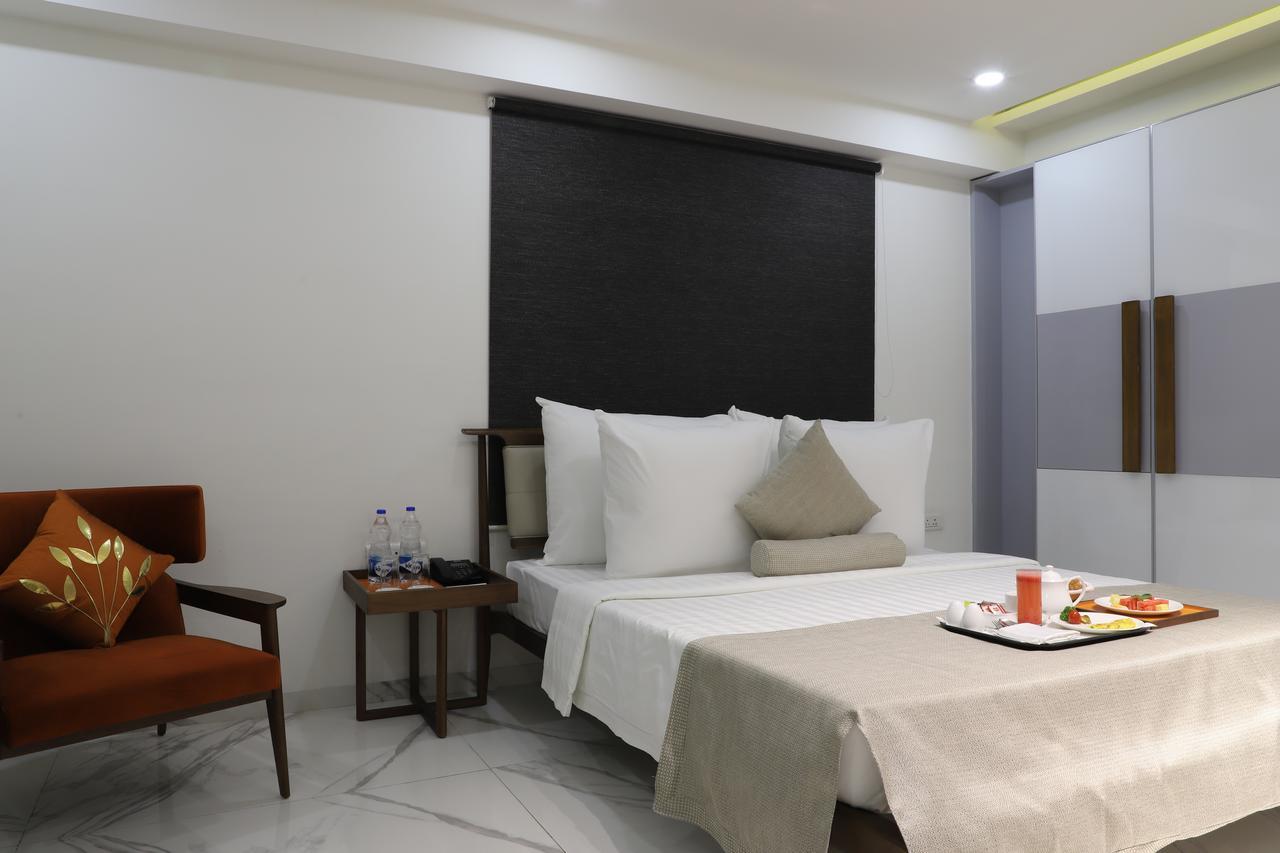 Ebony Residency Hotel Ahmedabad Exterior photo