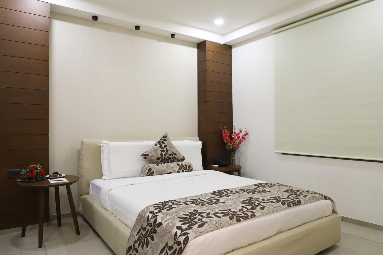 Ebony Residency Hotel Ahmedabad Exterior photo